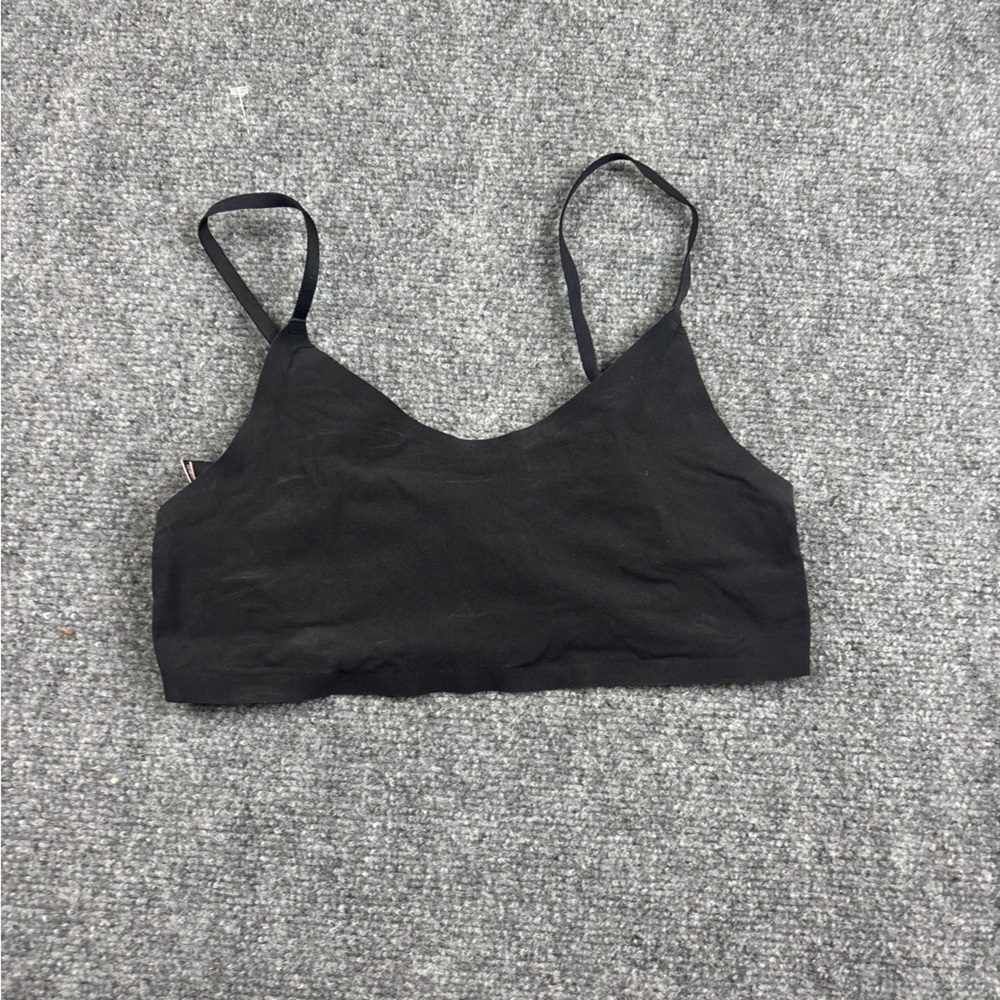 VICTORIA’S SECRET Women’s Black Lace Bralette size: Medium